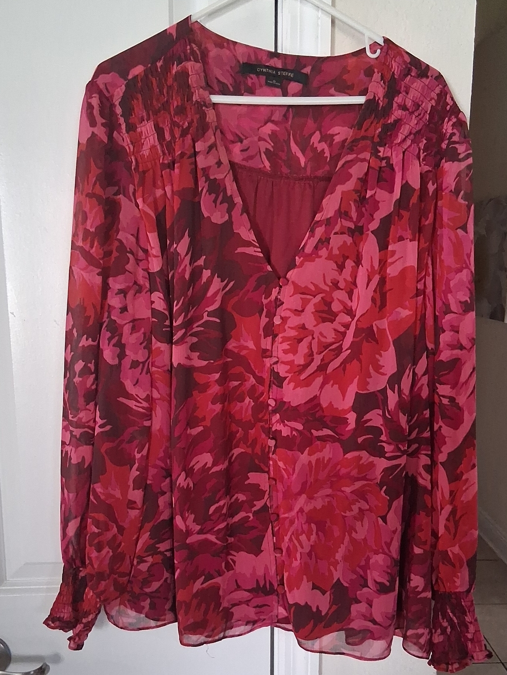 Cynthia Steffe Pink & Red Floral V-Neck Button Blouse